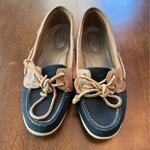 Women’s Sperry boat shoes